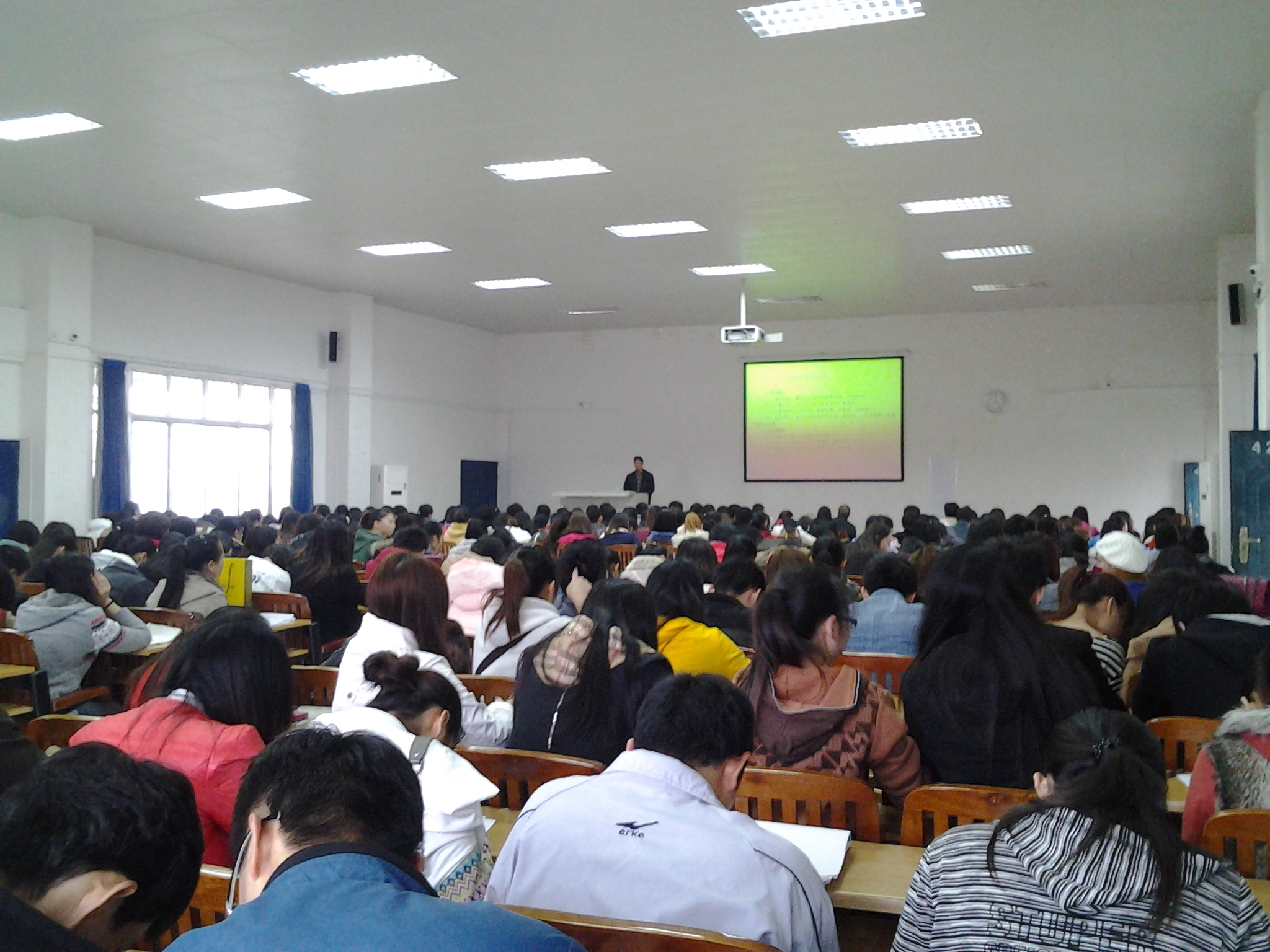 我系认真开展毕业生就业动员工作 我系认真开展毕业生就业动员工作